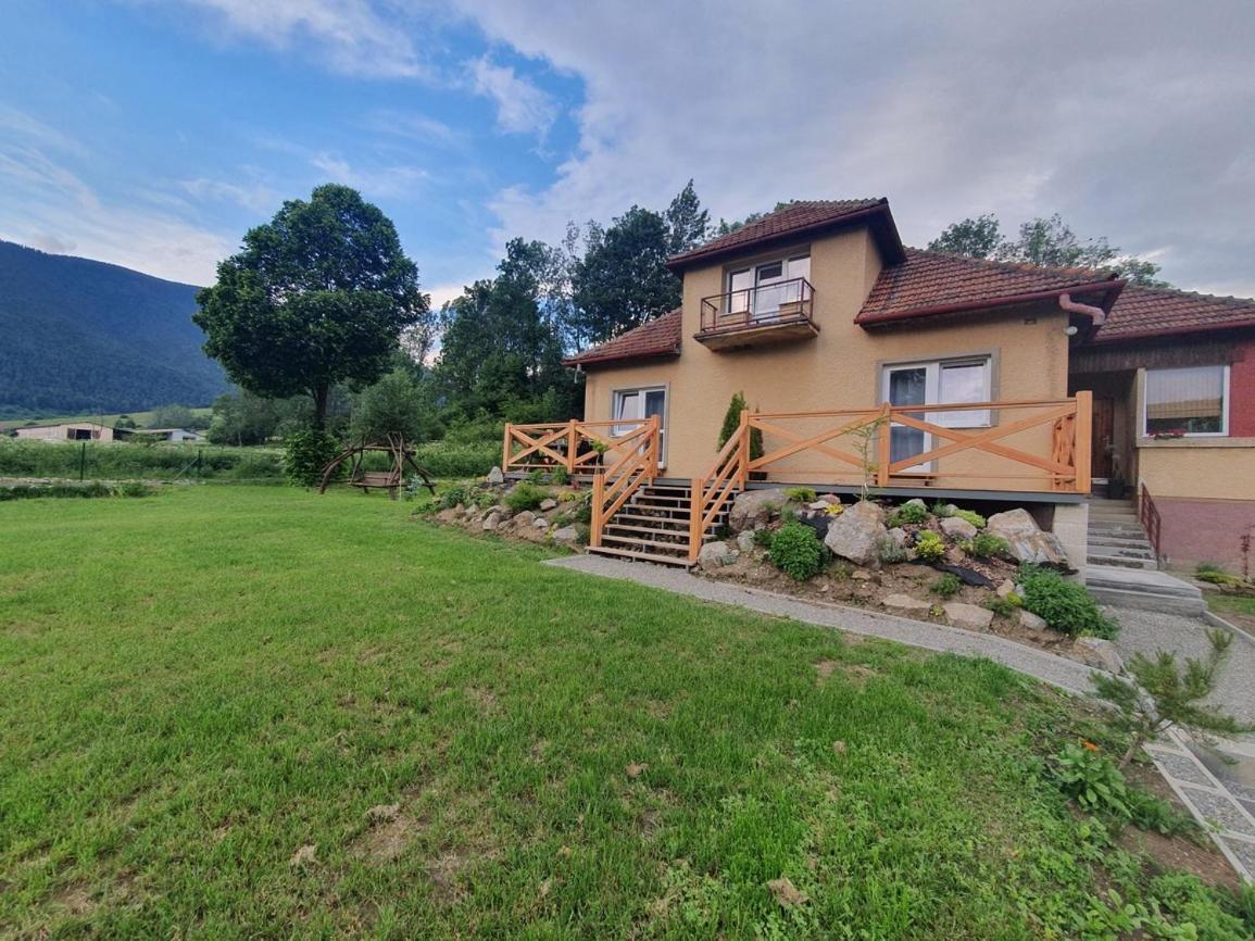 Apartmanovy Dom Adas Prosiek Exterior photo